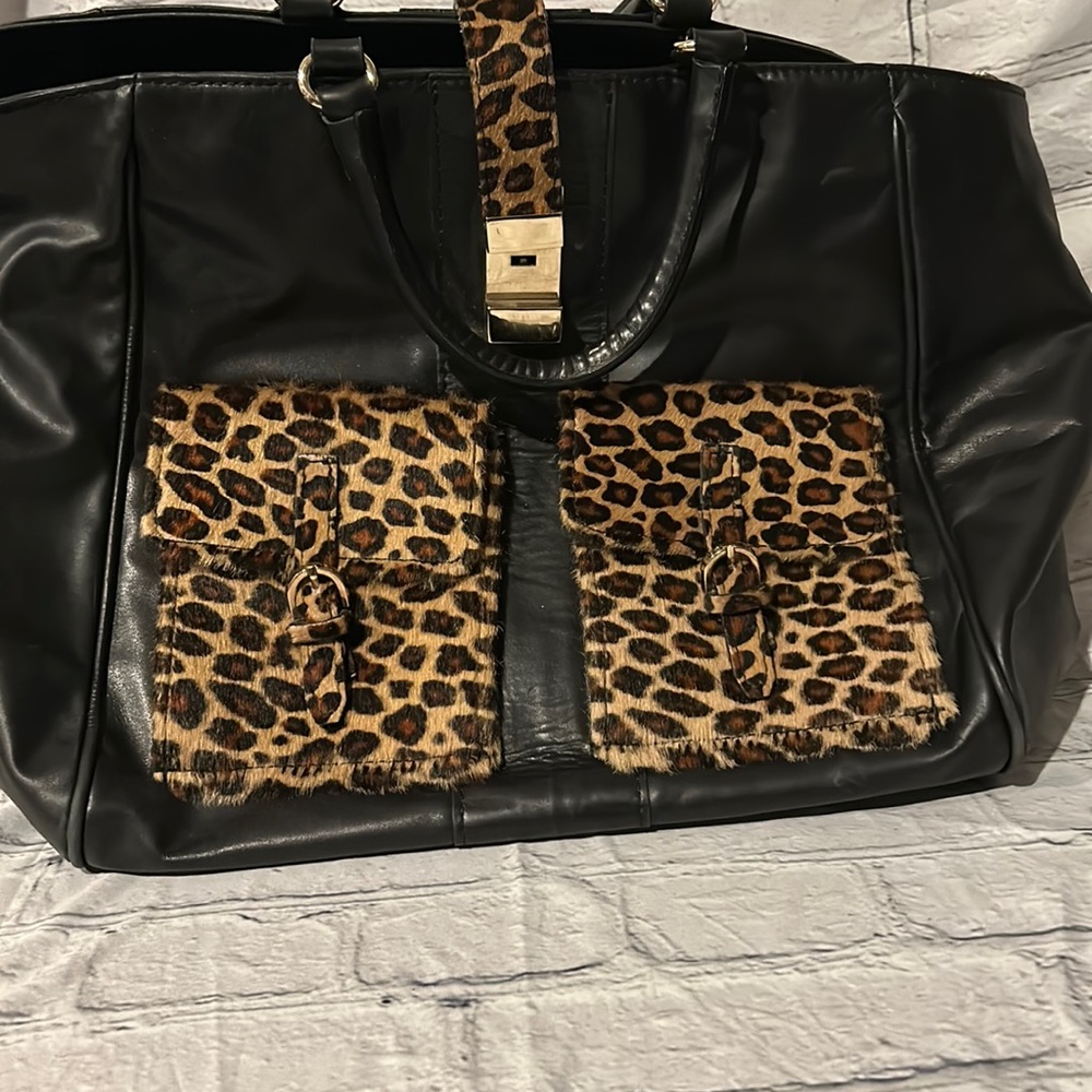 🎯Vía Republica leather and cow hair purse